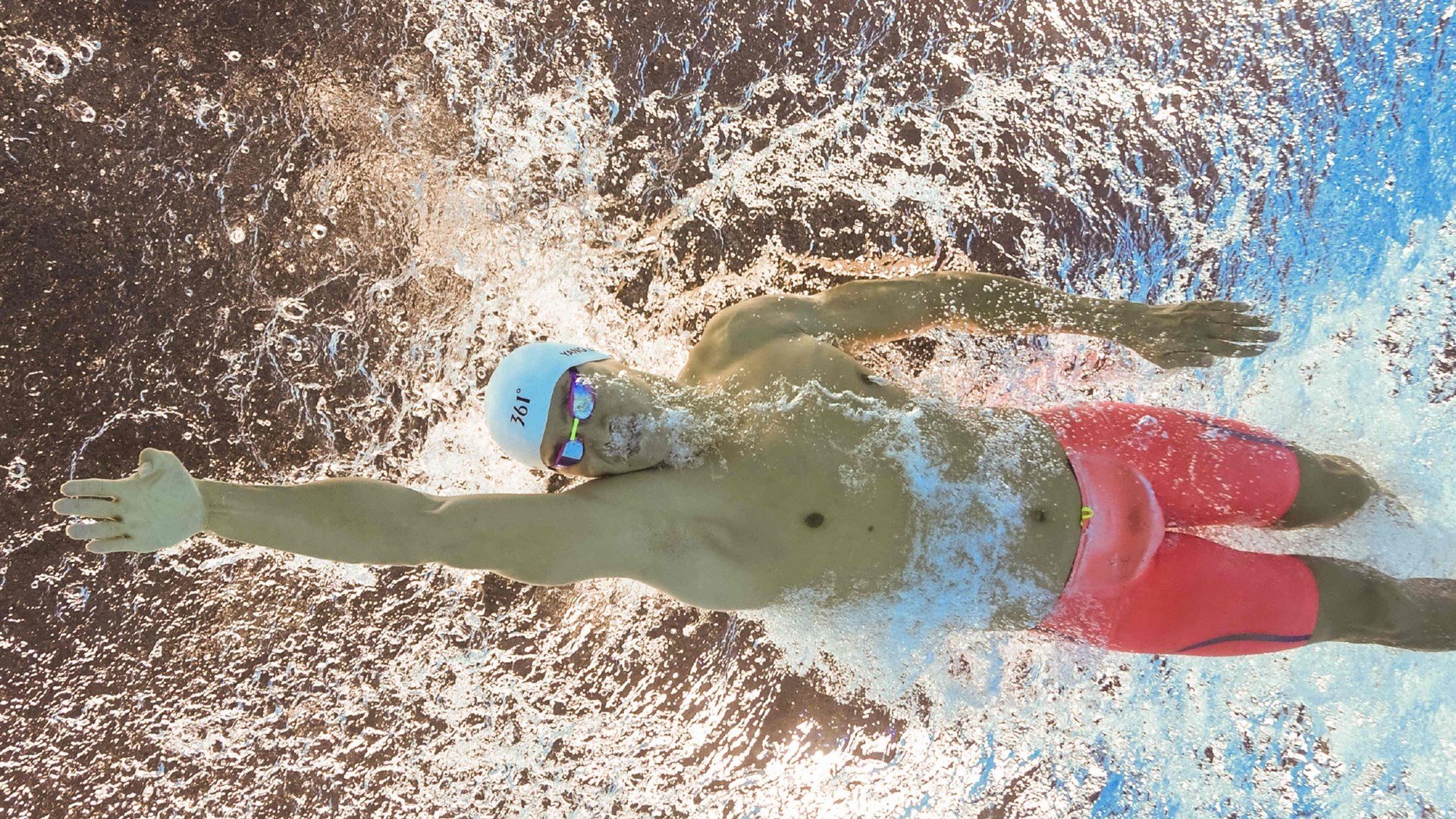 “青少年足球明星初露锋芒，业内期待新一代领军人物”，全国青少年足球最佳阵容